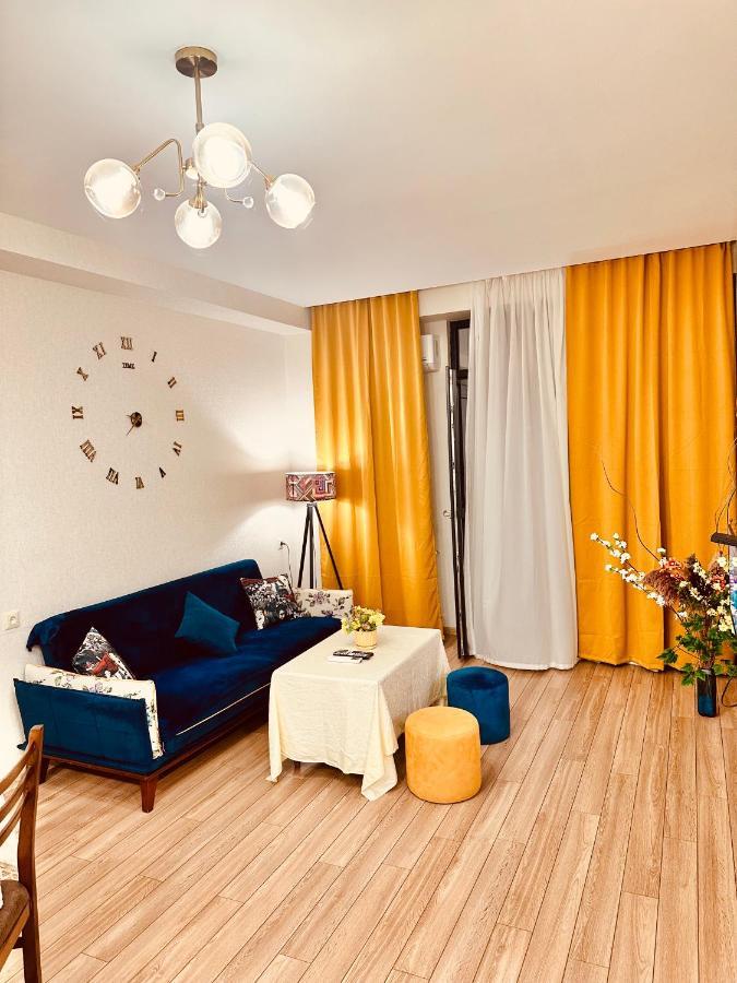 Label Apartment